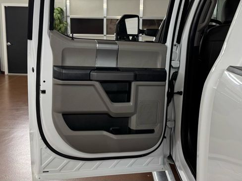 Used 2022 Ford F250 XLT w/ XLT Premium Package image 31