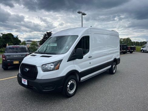 Used 2024 Ford Transit 250 148 Medium Roof RWD image 3