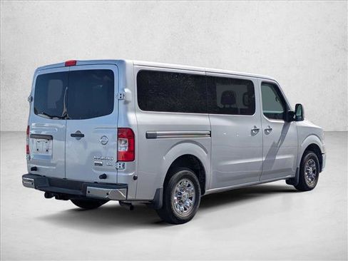 Used 2016 Nissan NV 3500 SL image 3