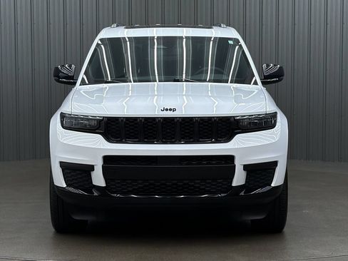 Used 2024 Jeep Grand Cherokee L Altitude AWD/4WD image 8