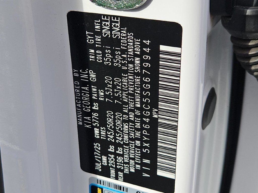 Used 2025 Kia Telluride S FWD image 37