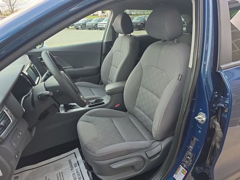 Used 2019 Kia Niro LX image 9