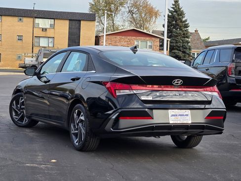 Used 2025 Hyundai Elantra SEL image 13