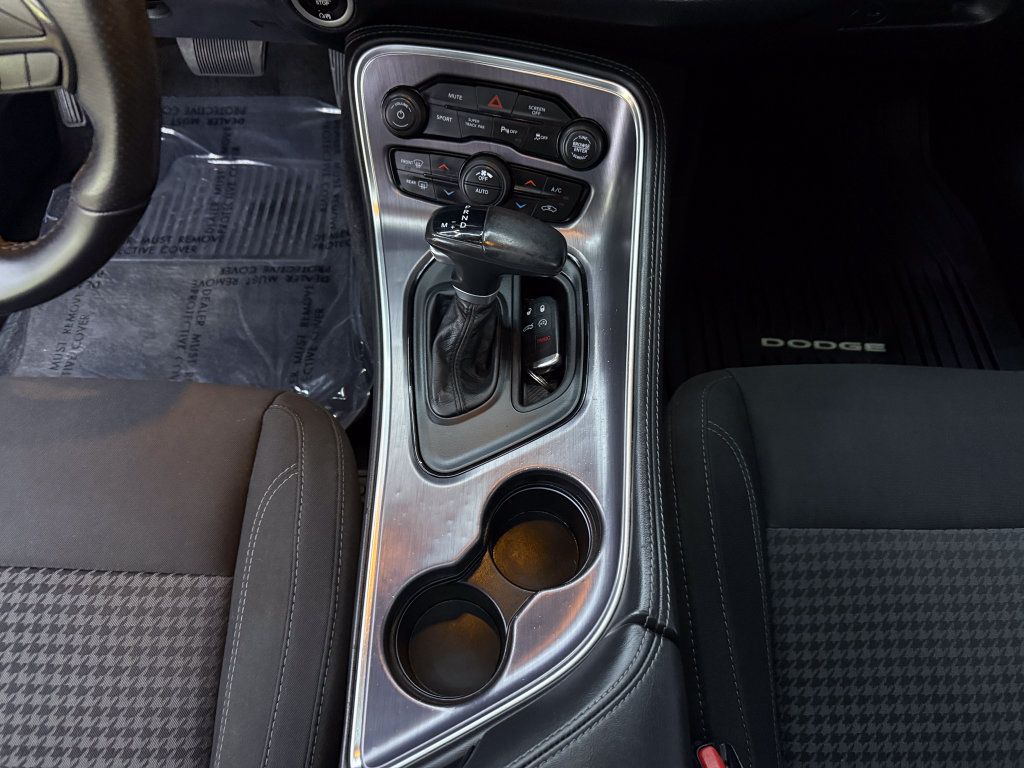 Used 2018 Dodge Challenger R/T w/ Driver Convenience Group RWD image 20