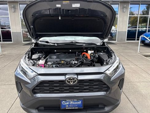 Used 2025 Toyota RAV4 LE AWD/4WD image 3