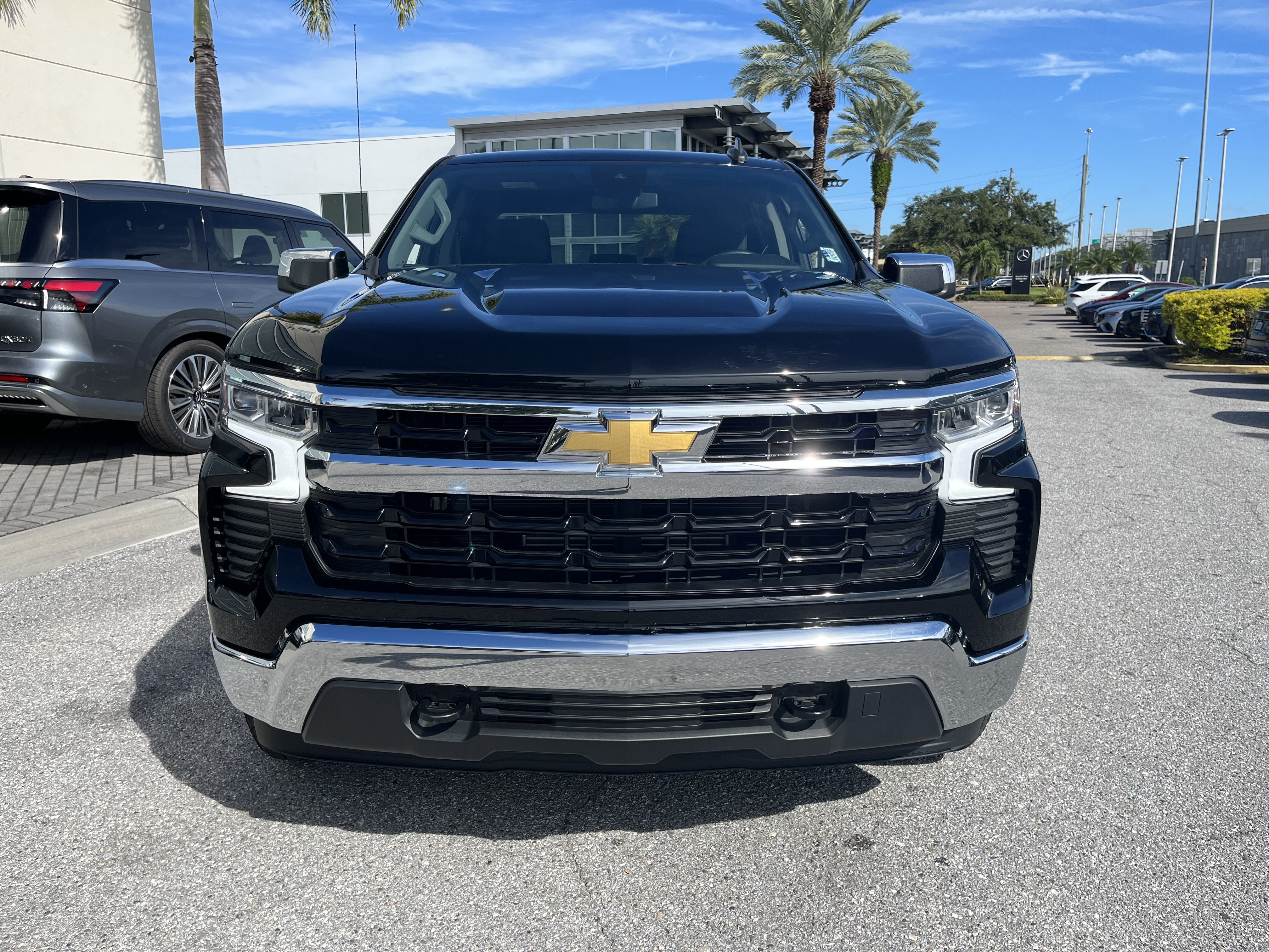Used 2024 Chevrolet Silverado 1500 LT AWD/4WD image 11