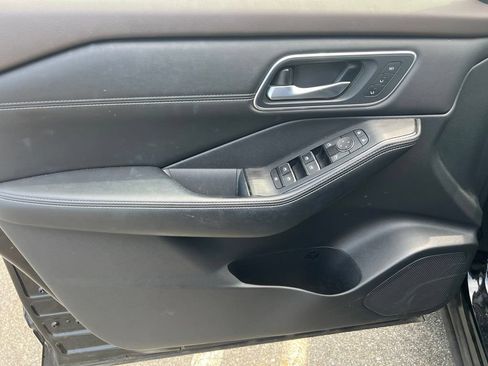 Used 2023 Nissan Rogue Platinum w/ Platinum Premium Package AWD/4WD image 9