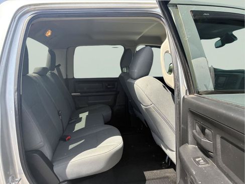Used 2015 RAM 2500 Tradesman w/ Chrome Appearance Group AWD/4WD image 9