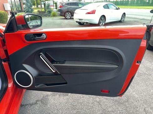 Used 2019 Volkswagen Beetle 2.0T S FWD image 20