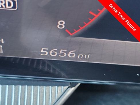 Used 2025 Nissan Murano SV FWD image 8