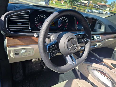 New 2026 Mercedes-Benz GLS 580 4MATIC image 28