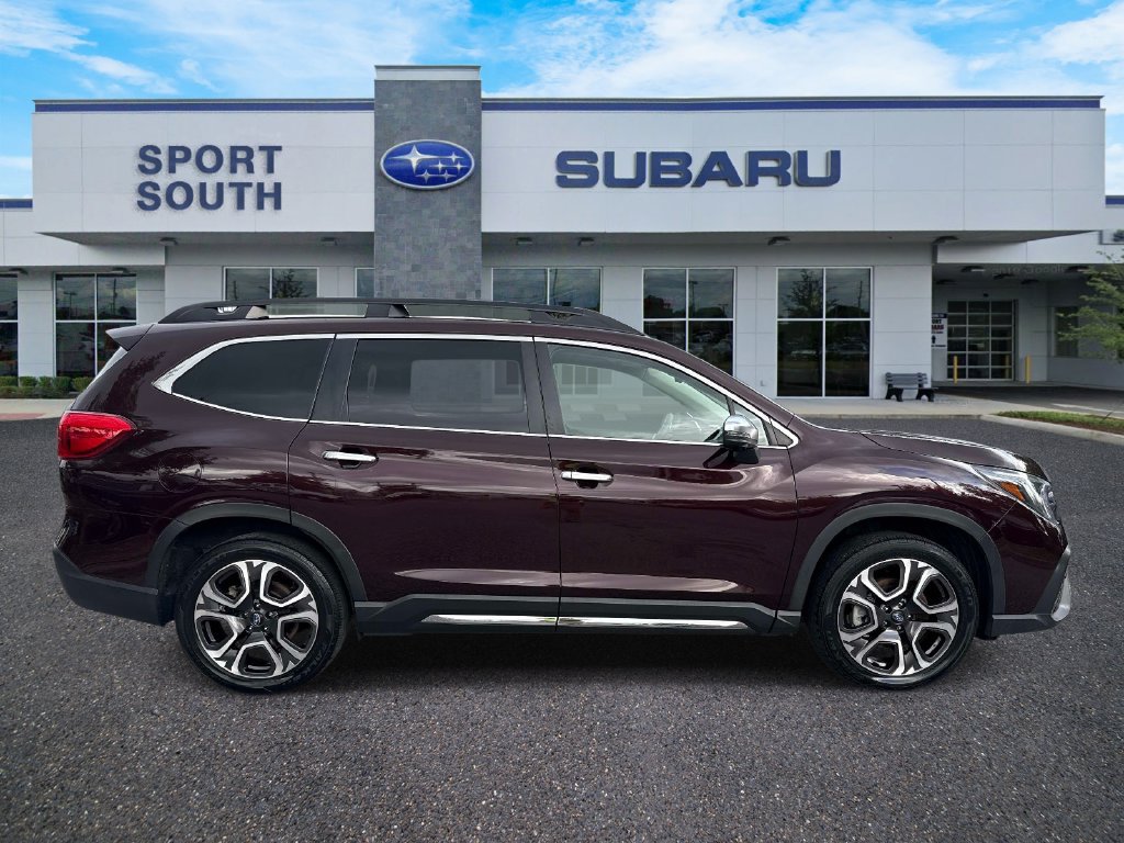 Used 2023 Subaru Ascent Touring AWD/4WD image 2