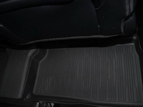 Used 2021 Ford Explorer XLT AWD/4WD image 26
