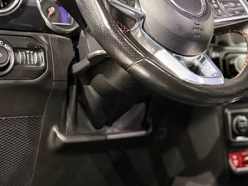 Used 2021 Jeep Wrangler Unlimited Rubicon image 40