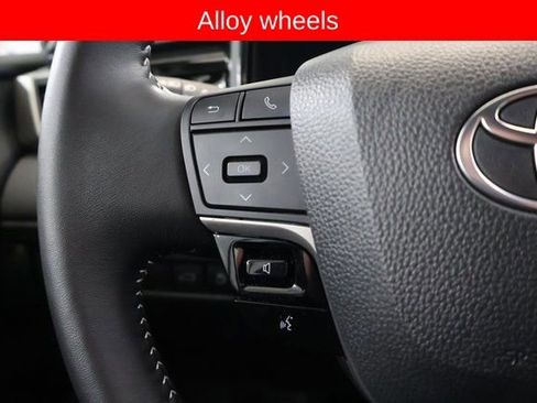 Used 2025 Toyota Camry SE image 20