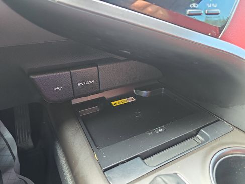 Used 2023 Toyota Camry XSE image 31