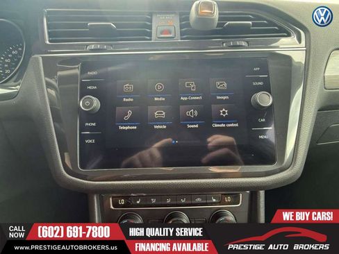 Used 2020 Volkswagen Tiguan SE image 21