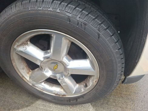 Used 2013 Chevrolet Avalanche LTZ image 5