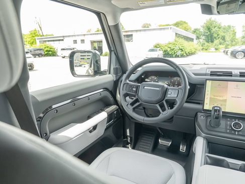 New 2026 Land Rover Defender 130 V8 AWD/4WD image 17