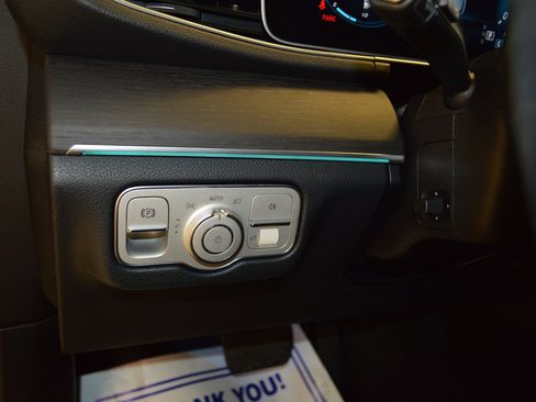 Used 2020 Mercedes-Benz GLE 350 4MATIC image 16