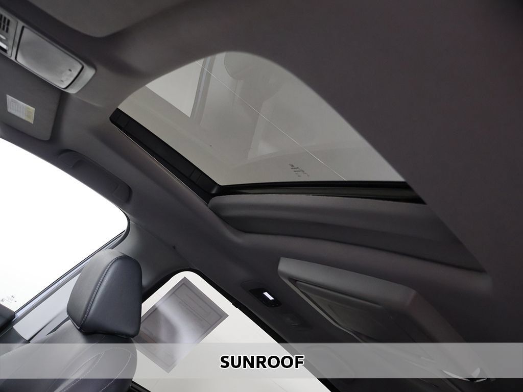 Used 2023 Honda Odyssey Touring image 4