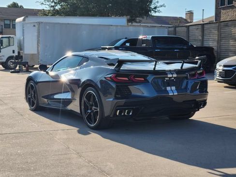 Used 2020 Chevrolet Corvette Stingray Coupe w/ Z51 Performance Package RWD image 3