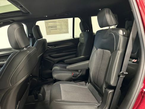 New 2026 Jeep Grand Cherokee L Laredo image 33