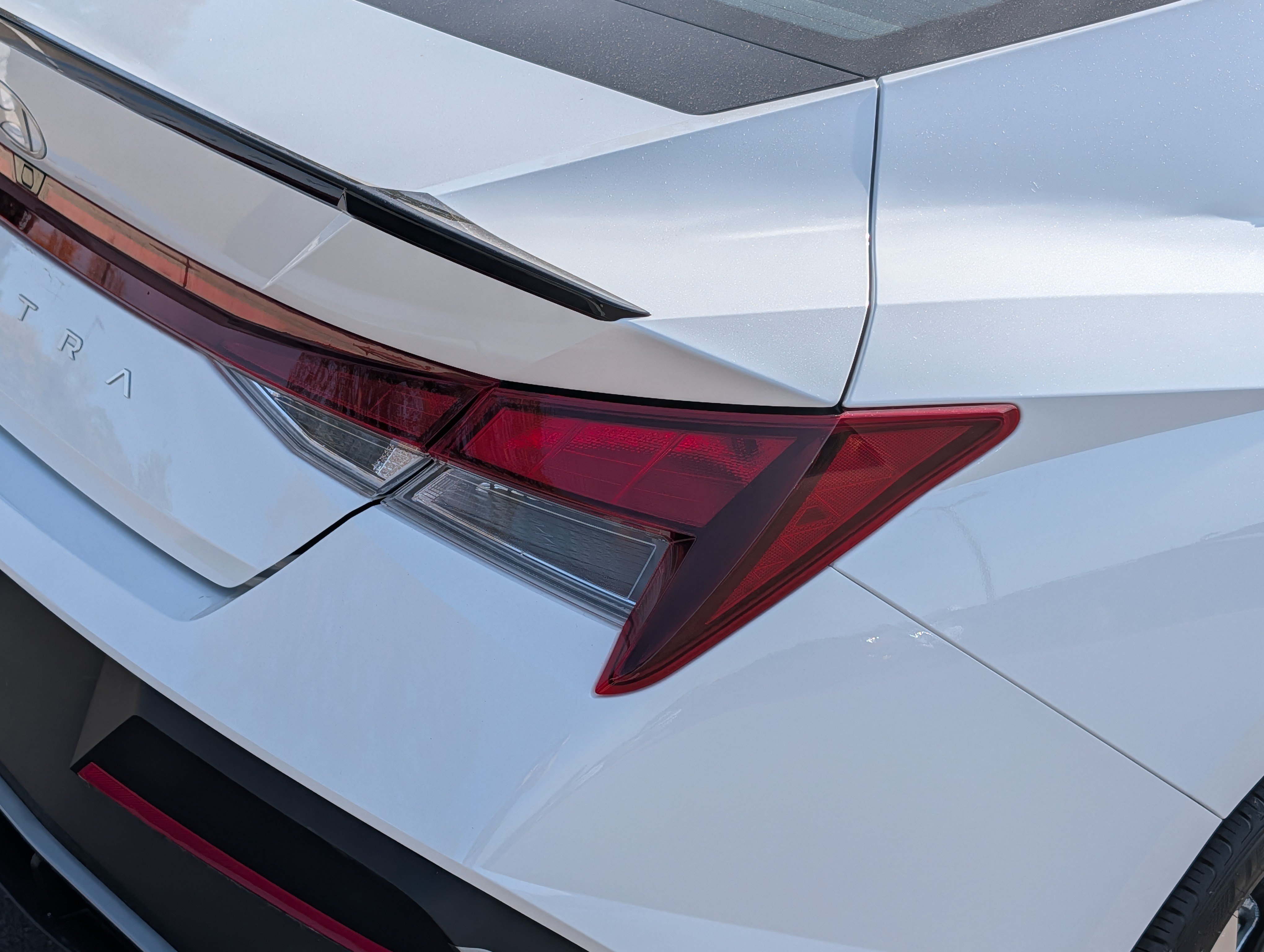 Certified 2025 Hyundai Elantra Sport FWD image 17