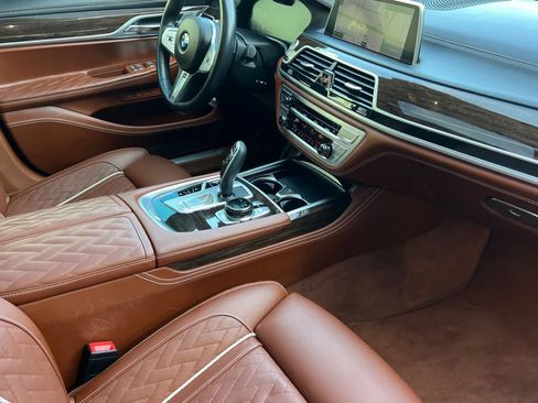 Used 2022 BMW 750i xDrive w/ Autobahn Package AWD/4WD image 17
