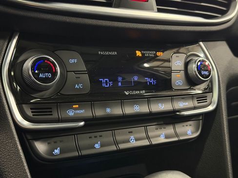 Used 2020 Hyundai Santa Fe Limited image 19