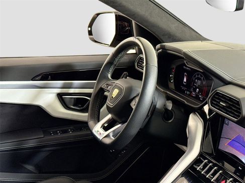 Used 2023 Lamborghini Urus S image 35