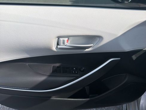 Used 2020 Toyota Corolla SE FWD image 16