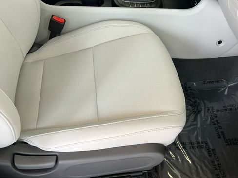 New 2026 Hyundai Kona SE image 19