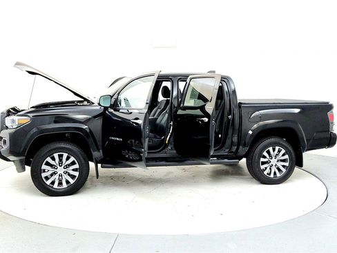 Used 2023 Toyota Tacoma Limited image 10