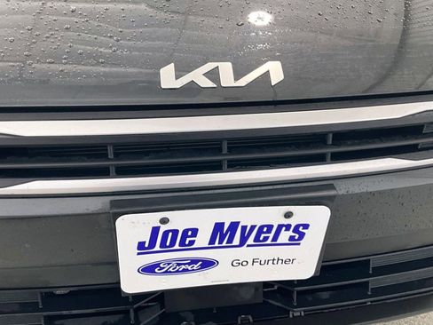 Used 2025 Kia K4 LXS image 27