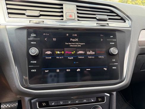 Used 2020 Volkswagen Tiguan SE AWD/4WD image 10