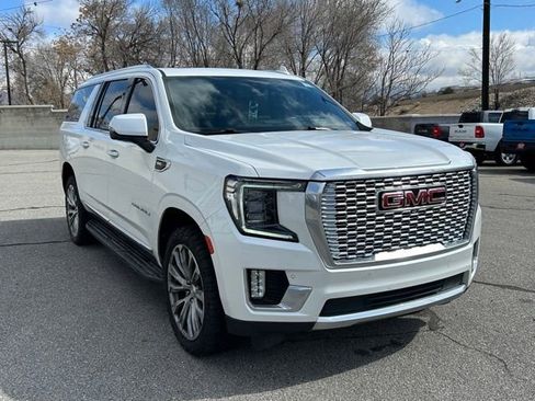 Used 2021 GMC Yukon XL Denali image 11