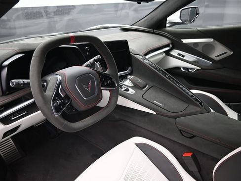 Used 2023 Chevrolet Corvette Stingray Premium Cpe w/ Z51 Performance Package RWD image 21