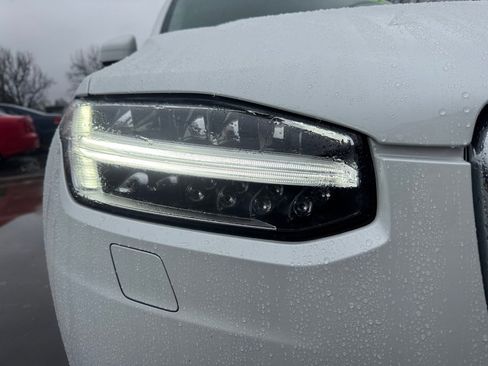 Certified 2023 Volvo XC90 B5 Plus w/ Protection Package Premier image 28