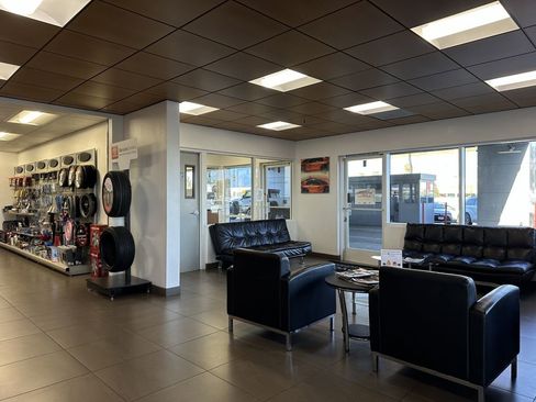 Used 2024 RAM 1500 Laramie image 36