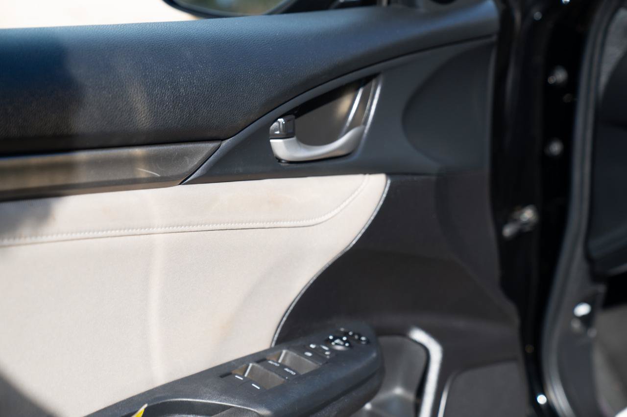 Used 2018 Honda Civic EX image 17