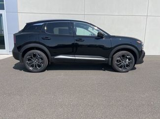 New 2025 Nissan Kicks SR video 2