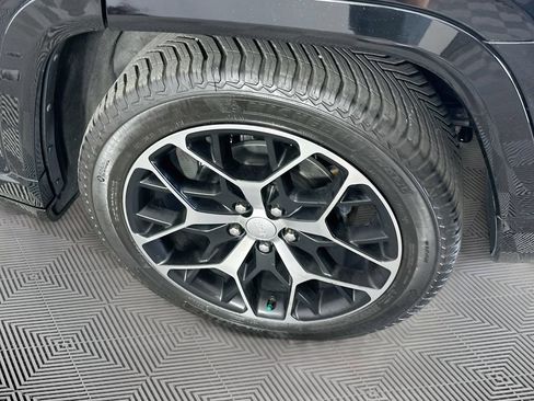 Certified 2023 Jeep Grand Cherokee Summit AWD/4WD image 39