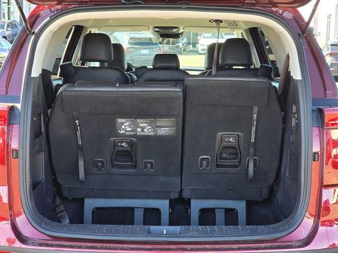 Used 2024 Kia Carnival LX FWD image 15