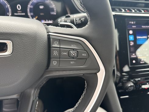 New 2025 Jeep Grand Cherokee Laredo X w/ Luxury Tech Group I image 19