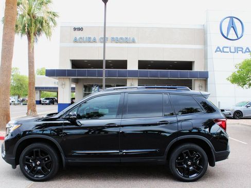 Used 2025 Honda Passport Black Edition image 3