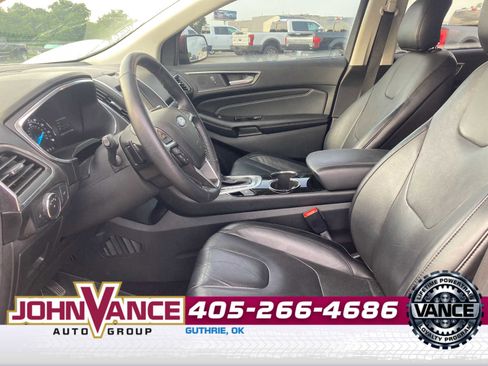 Used 2016 Ford Edge Titanium w/ Equipment Group 302A FWD image 3