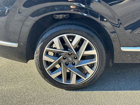 Used 2023 Hyundai Santa Fe Calligraphy image 17