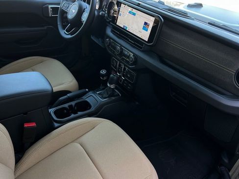 New 2026 Jeep Gladiator Sport image 15