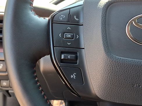Certified 2025 Toyota Prius Plug-In Hybrid FWD image 23